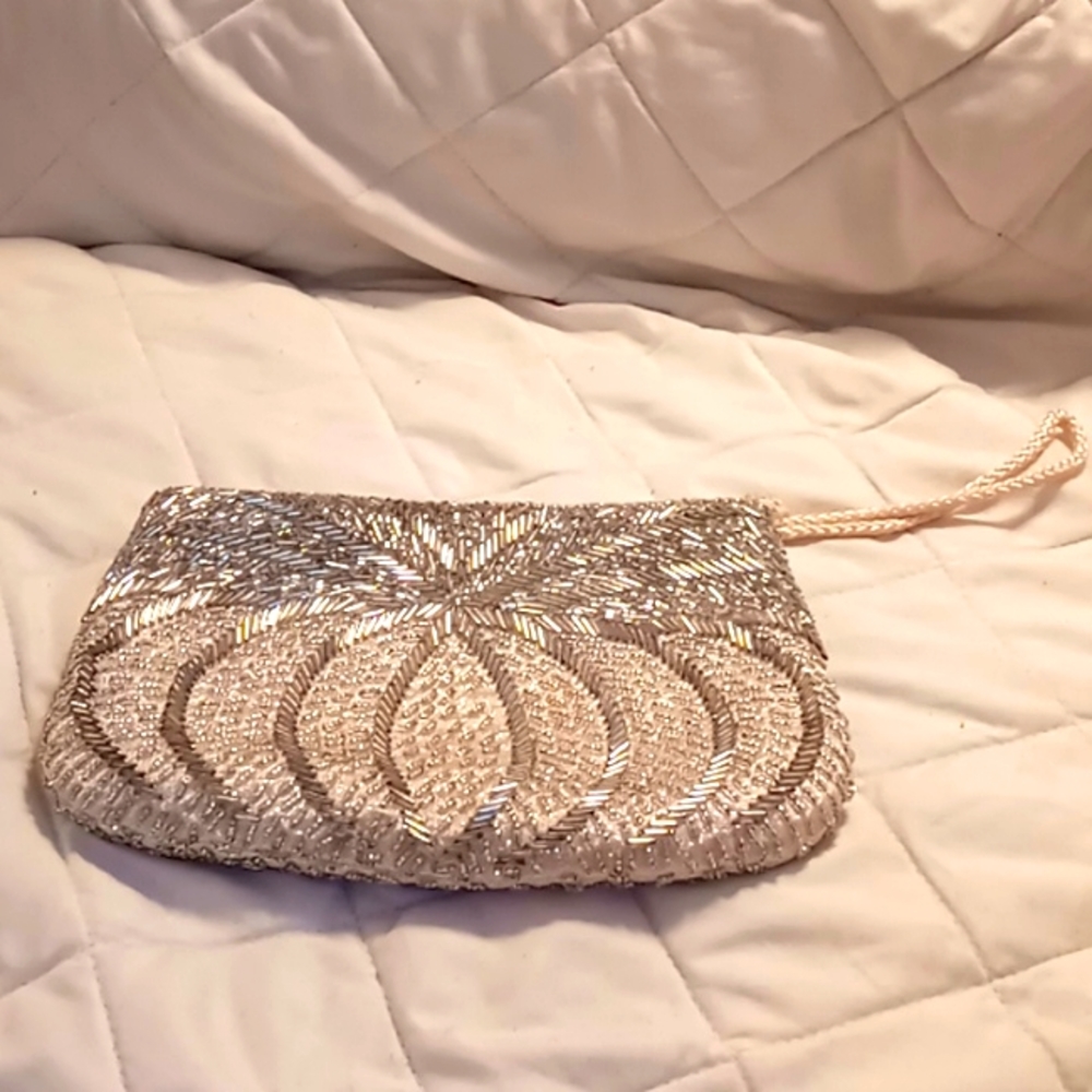 Vintage beaded wristlet purse